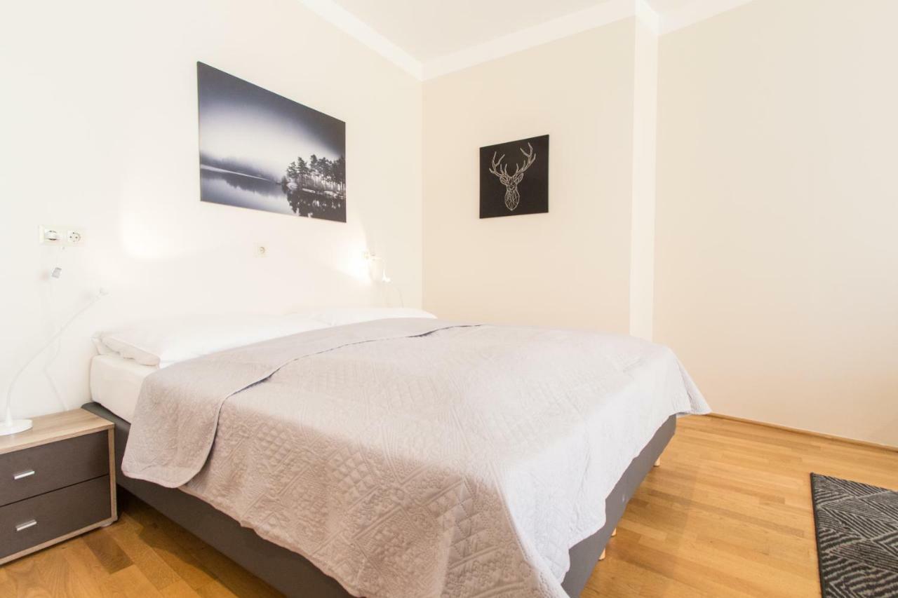 Apartment Kaiserstrasse Виена Екстериор снимка